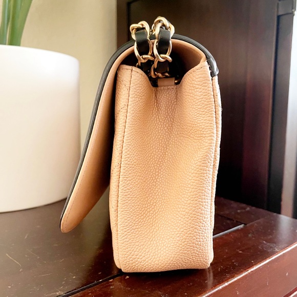 Chanel Caviar Quilted Medium CC Filigree Flap Beige and Black - Picture 4 of 13